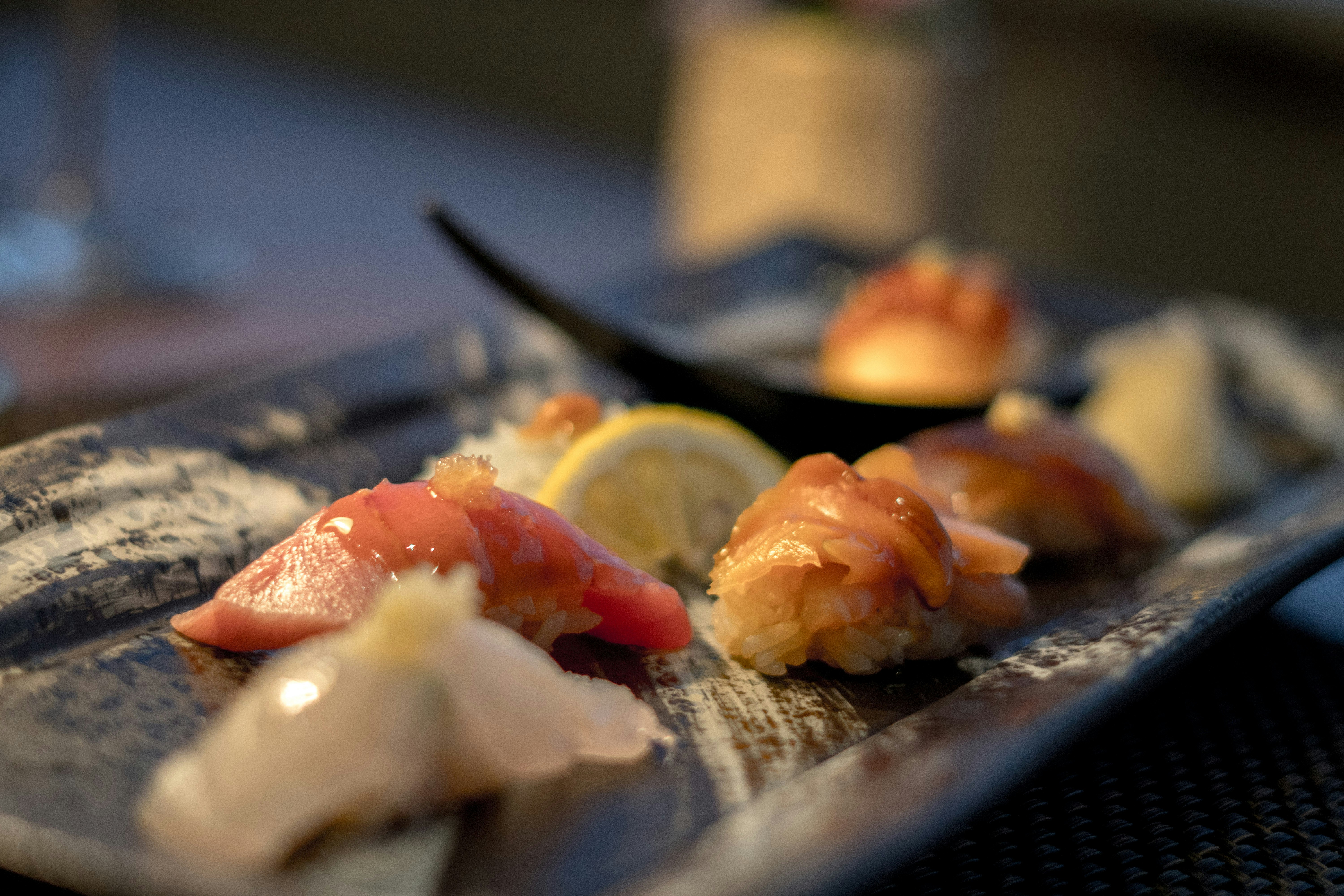 飲食店のカウンター風景